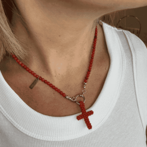 Collar Cruz Roja de Cuentas con Cierre de Acero Inoxidable