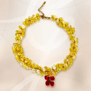 Crochet de Cuentas Amarillas con Flor Esmaltada Rosa