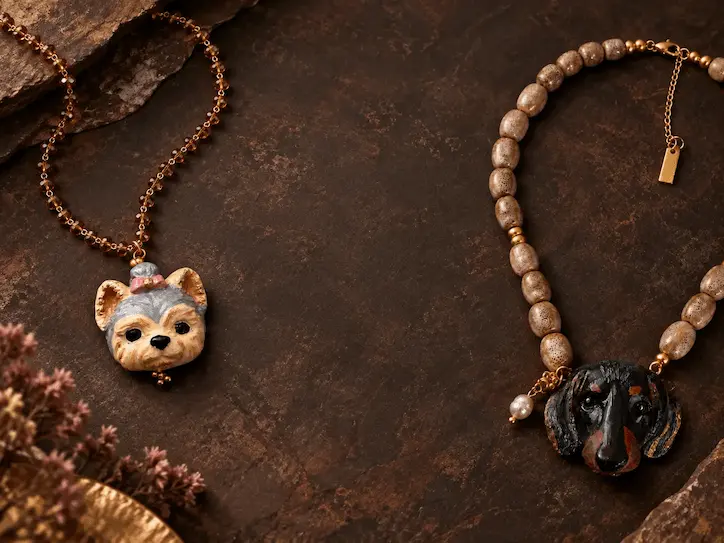 Collares artesanales de la edición Compañeros de GbyGeles