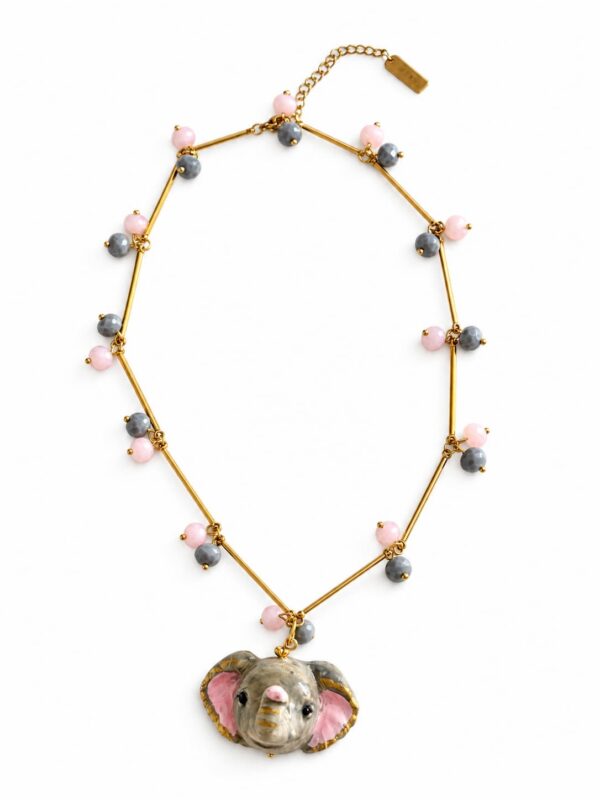 Elefante con cadena de acero inoxidable combinado con cuentas rosas y grises